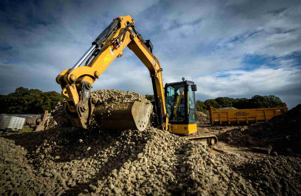 305_caterpillar_128ko_caterpillar_128ko_caterpillar_128ko-1.jpg
