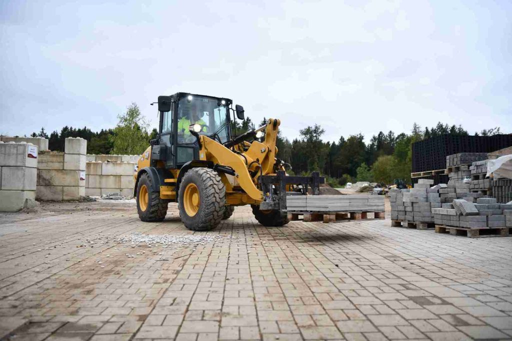 908-39_caterpillar_128ko_caterpillar_128ko_caterpillar_128ko-1.jpg